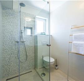 3 bedroom villa with infinity pool in Mlini, sleeps 6